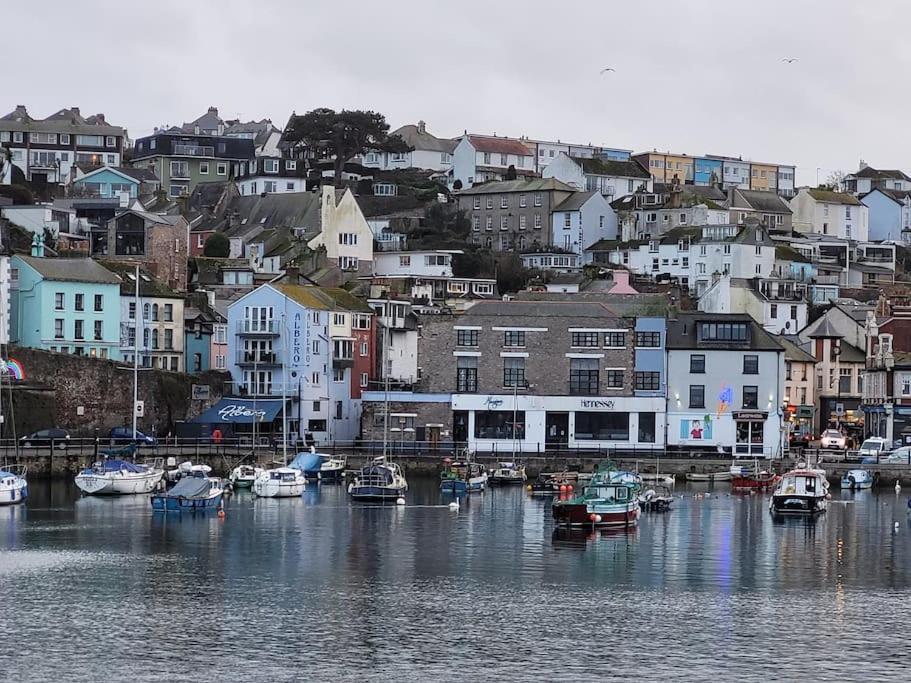 Stunning Penthouse Views To Harbour With Parking. Apartamento Brixham Exterior foto