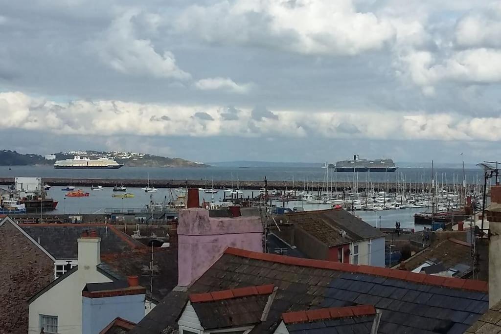 Stunning Penthouse Views To Harbour With Parking. Apartamento Brixham Exterior foto